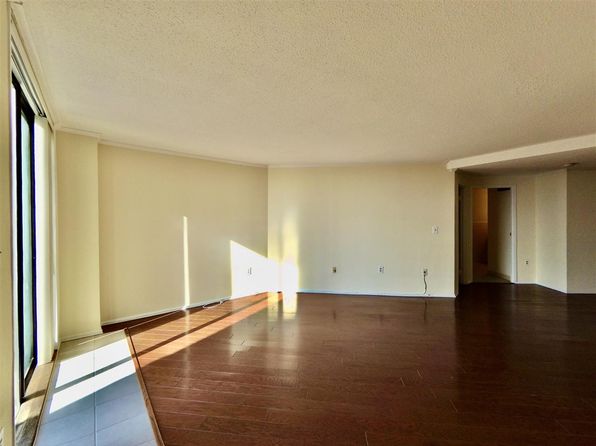 1434 Harmon Cove Tower