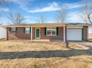 208 Belvedere Cir, Brighton, IL 62012