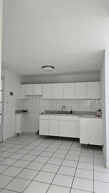 3 bed, 1.0 bath, 1100 sqft, $1,200 — Photo 3