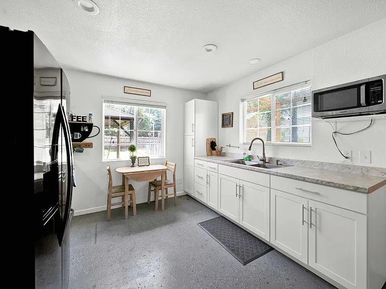 3075 Forest Hills Dr — Photo 20