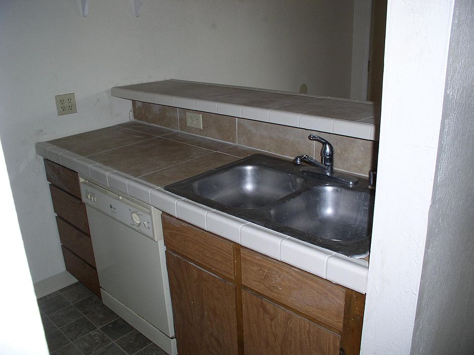 2nd image of 490 Highland Ave