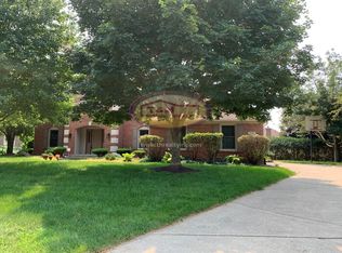512 Lacy Cir, Greenwood, IN 46142
