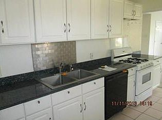 4th image of 35622 Garden Dr
