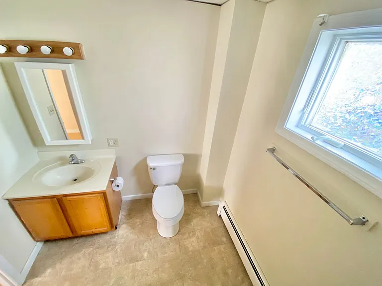 52 Grant St — Photo 15