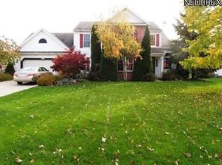 727 Sawmill Dr, Avon Lake, OH 44012