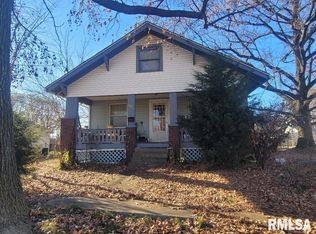 511 SE 4th St, Fairfield, IL