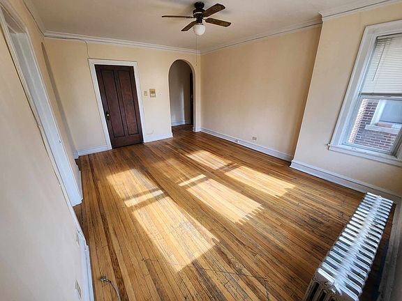 2nd image of 3001 N Francisco Ave APT 1