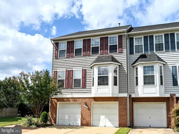 4722 Warm Hearth Cir, Fairfax, VA 22033