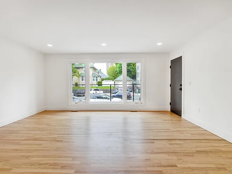 7809 Broadway #1 — Photo 2