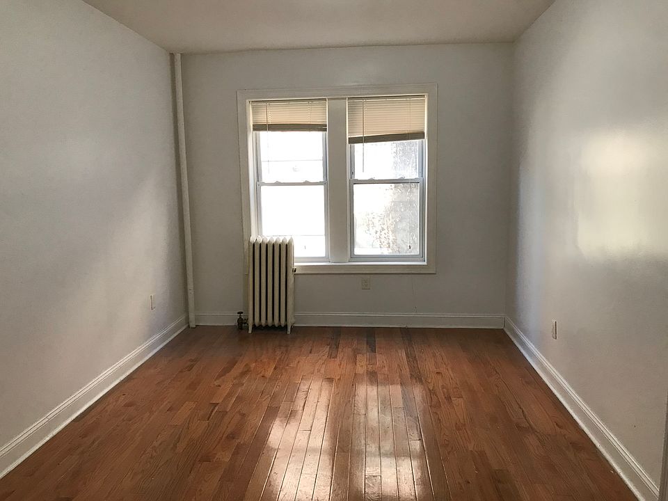 2nd image of 487 Garfield Ave APT 3Q