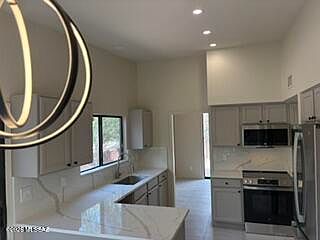 1st image of 3040 N Willow Creek Dr