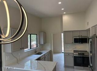 3040 N Willow Creek Dr, Tucson, AZ 85712