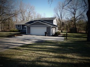 2268 E 95th St, Newaygo, MI 49337