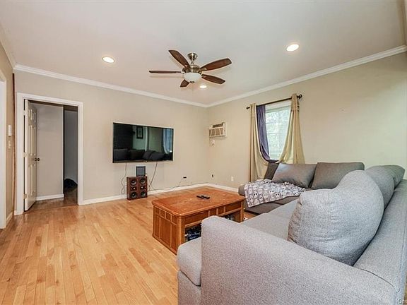 3rd image of 2711 Hone Ave
