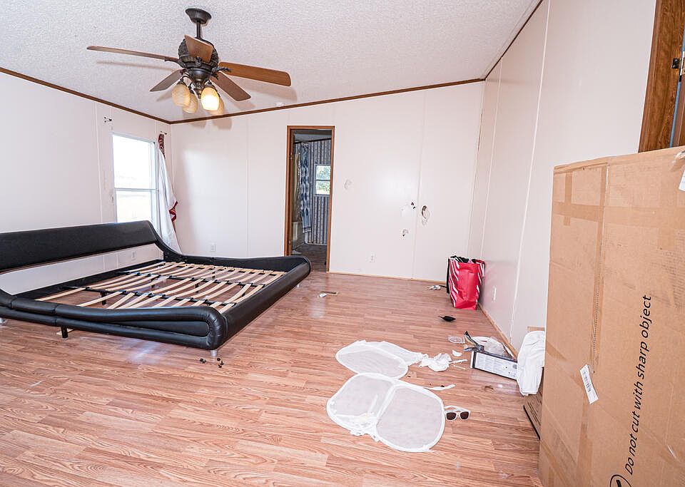 7th image of 200 Laura Ln