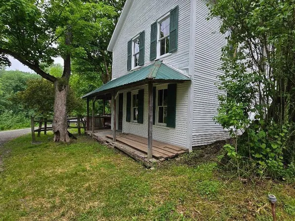 88 Railroad Avenue, Shushan, NY 12873