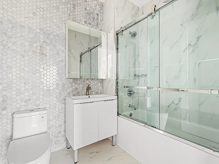 221 Sea Breeze Ave #3E — Photo 6