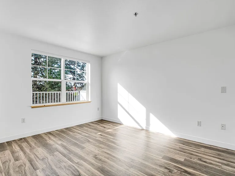 Eastwood Apartments — Photo 45