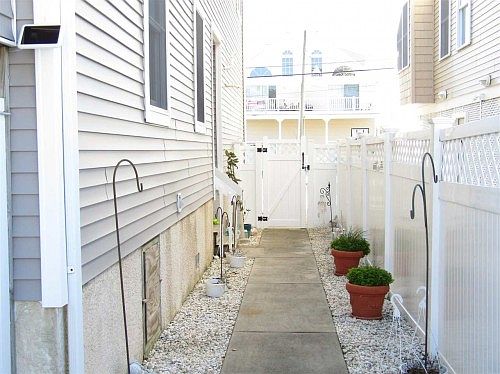 2nd image of 311 40th St #W