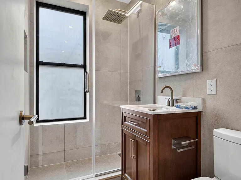 205 8th Ave #2R — Photo 6