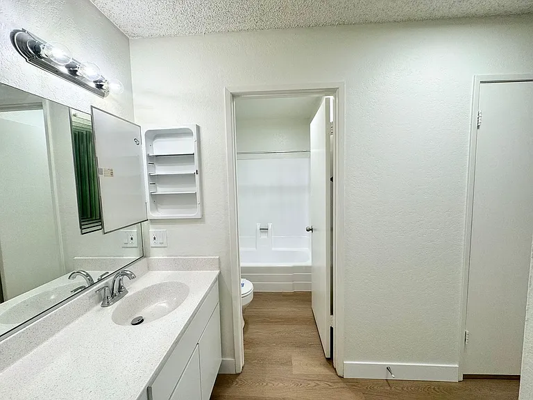 Buena Vista Apartments — Photo 12
