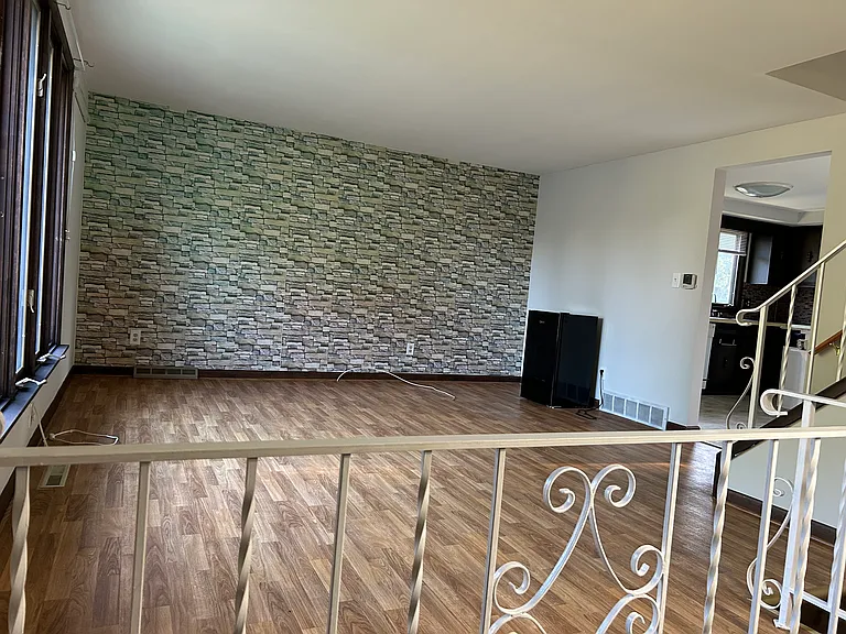 88 Palmdale Dr — Photo 7