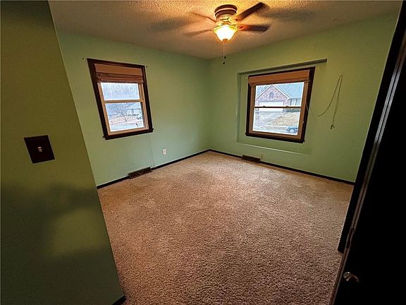 5th image of 908 N Forest Ln
