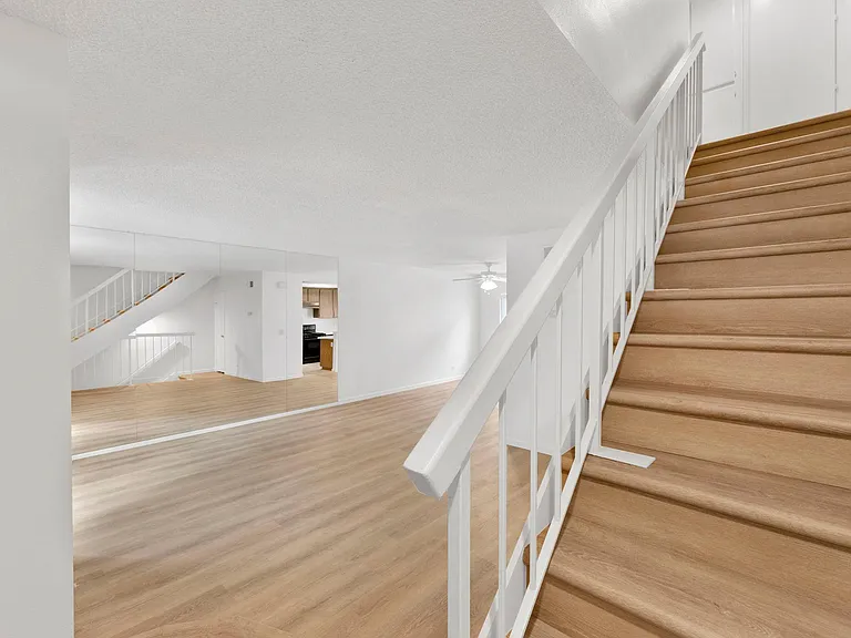 1561 W Jefferson Blvd — Photo 12