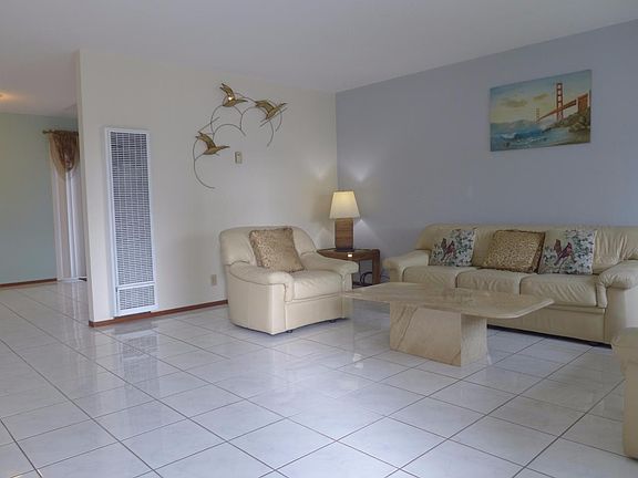 2nd image of 2031 Bikini Ave