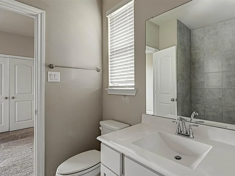 315 Biltmore Loop — Photo 26