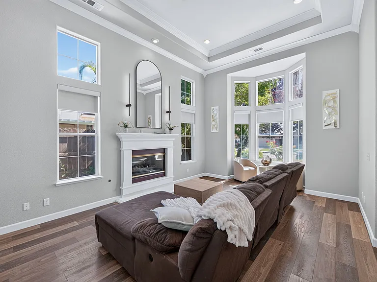 9427 N Winery Ave — Photo 10
