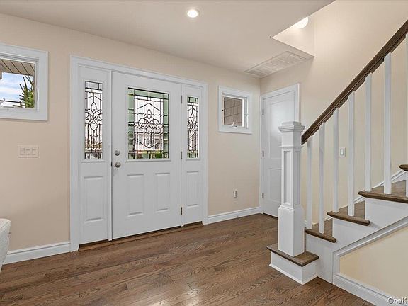 2nd image of 2548 Ocean Avenue