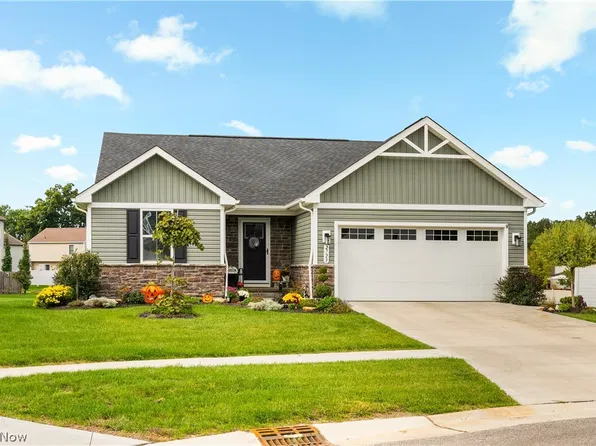 2723 Baker Dr, Barberton, OH 44203