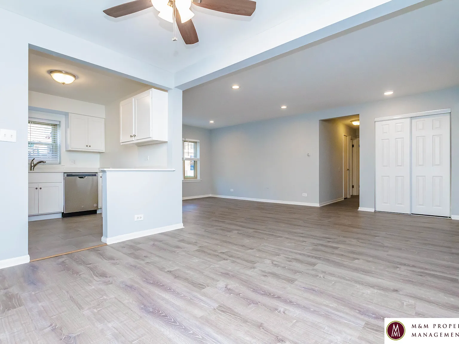 209 S. Oak Park Avenue — Photo 2