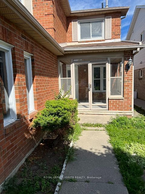 1st image of 62 Woodside Ct