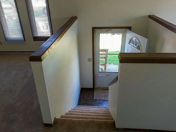 4th image of 1301 S Thompson Dr #1