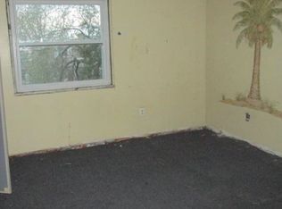 909 Grant Rd, Folcroft, PA 19032