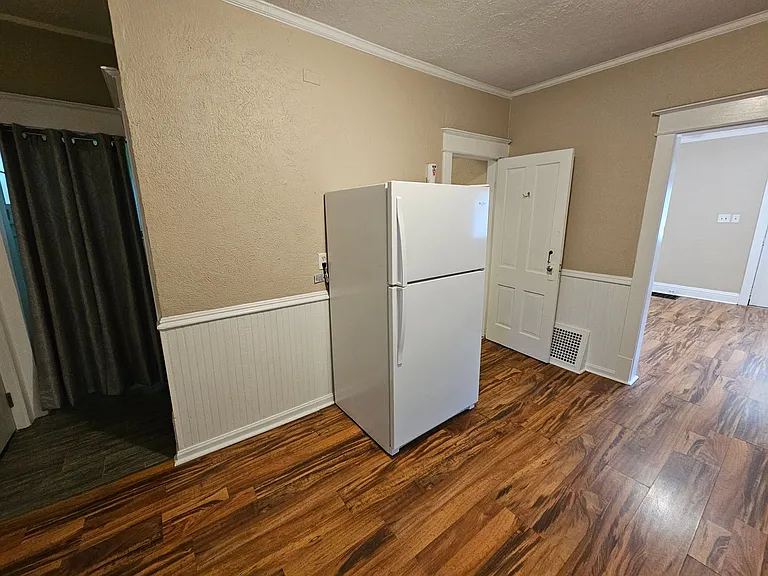 519 Howard St — Photo 12