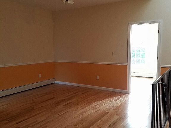 2nd image of 722A Union Ave
