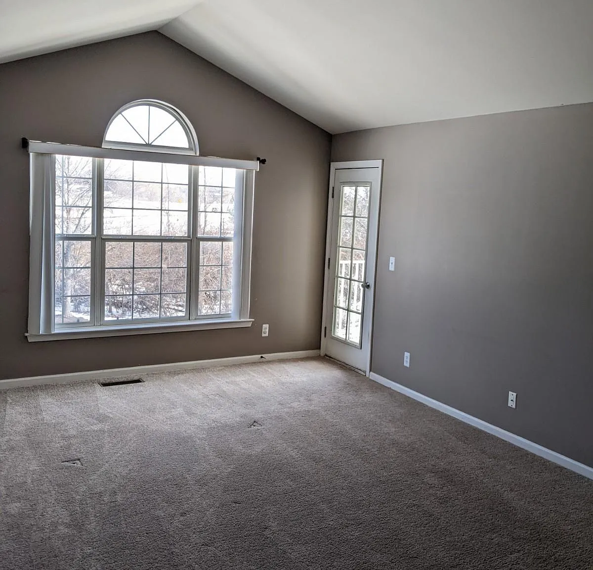 2 bed, 1050 sqft, $1,500 — Photo 3