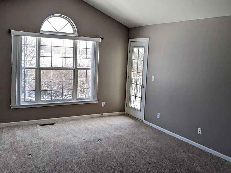 44998 Marigold Dr — Photo 3