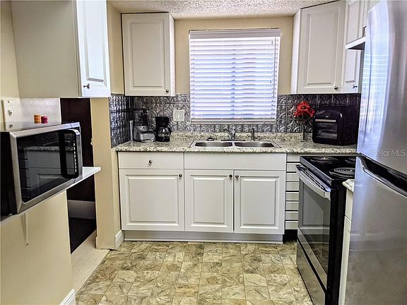 5th image of 4181 Heron Way #E-402