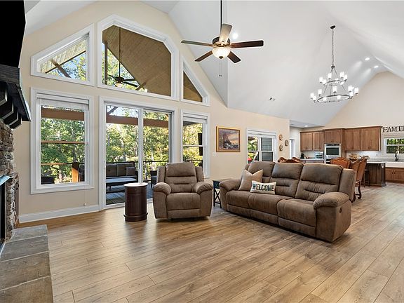 5th image of 304 Woodgreene Ct
