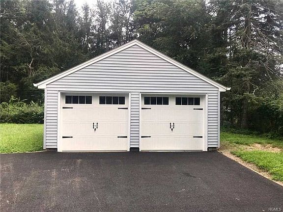 5th image of 8 Greentree Dr N