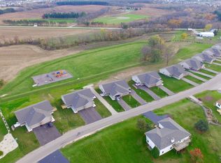 9123 Southdown Ln, Roscoe, IL 61073