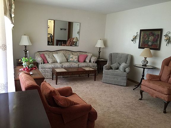 3rd image of 188 Cantwell Dr