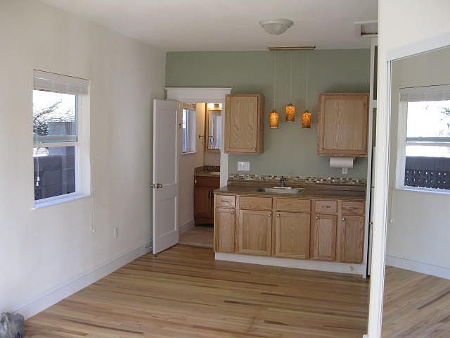 Kitchen/living room.