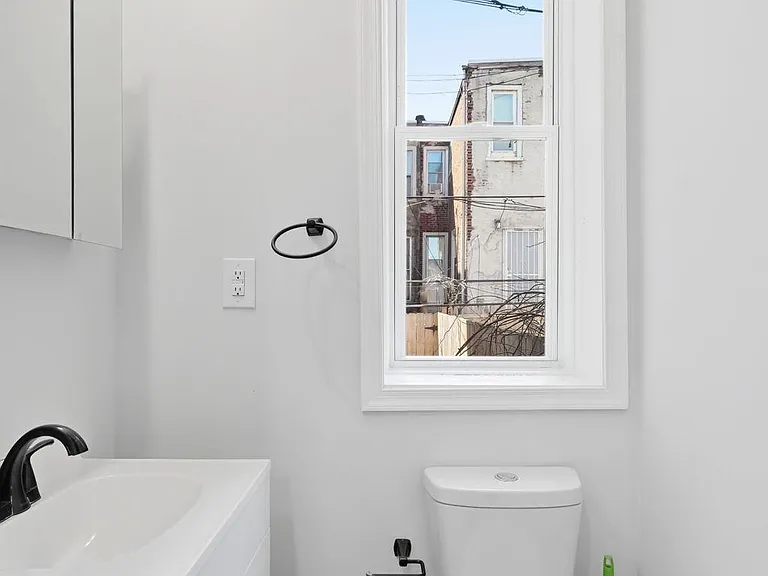 1406 S Allison St — Photo 9