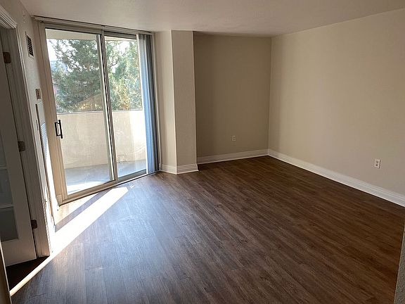 5th image of 601 W 11th Ave APT 605