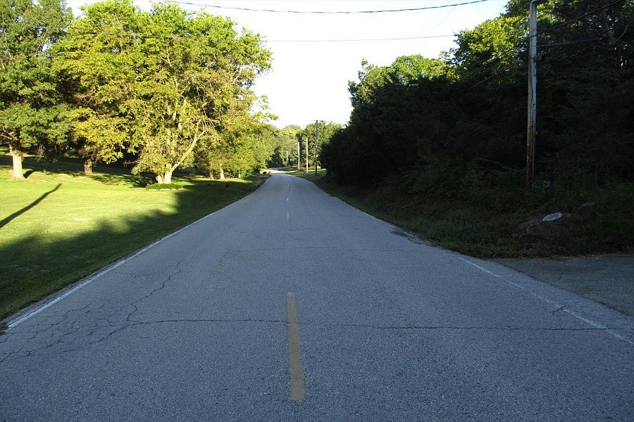2nd image of 285 E Villa Ridge Rd